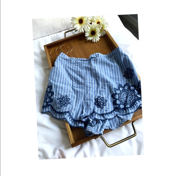 Pants - Punch blue and white embroidered shorts